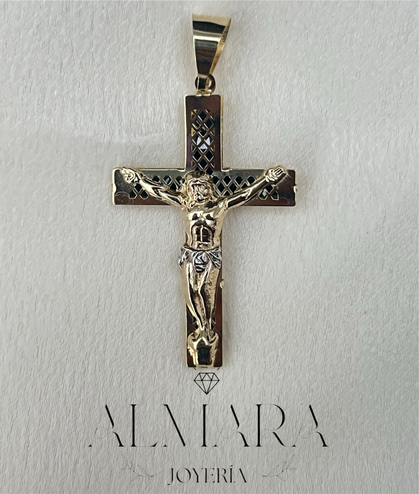 Cruz con Cristo Oro 10K y Caucho