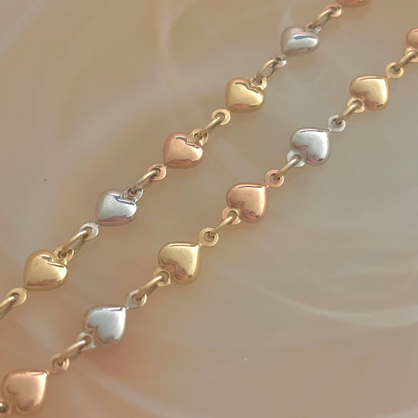 Pulsera de Corazones Tricolor en Oro 14K