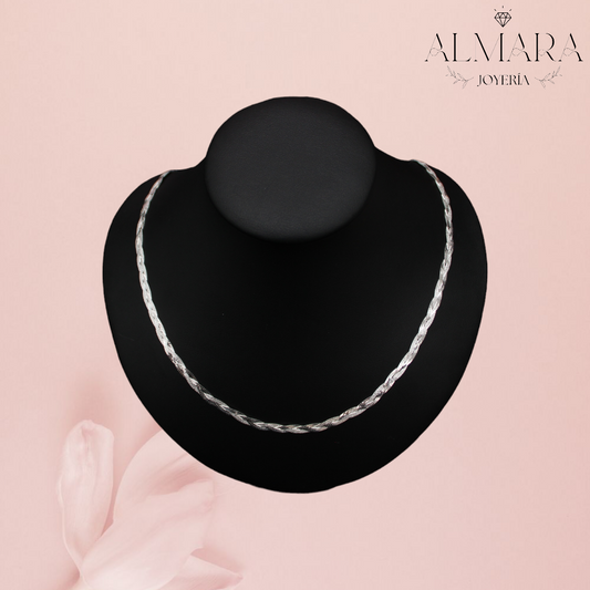 Gargantilla Trenzada de 3 Hilos