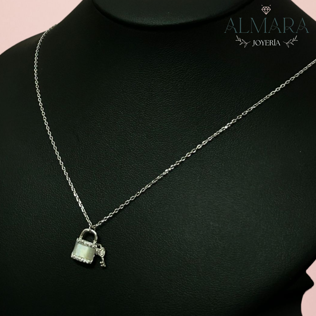 Gargantilla de Candado y Llave