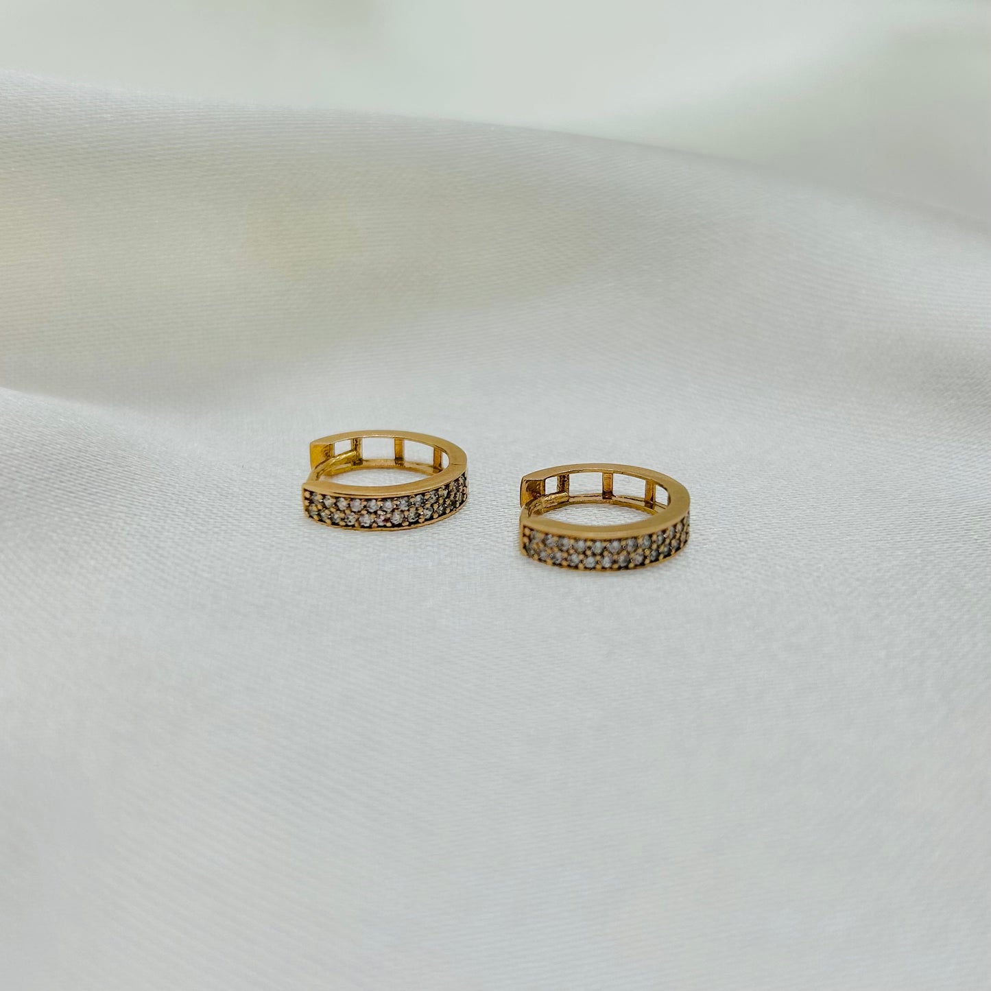 Huggies en Oro Rosado con Zirconias de 14K