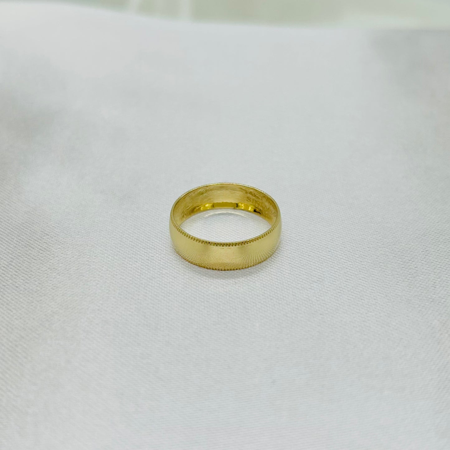 Argolla Lisa con Borde en Oro 14k