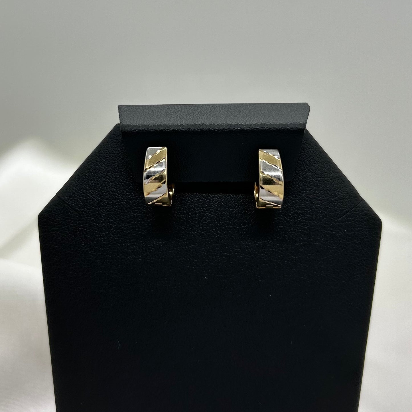 Huggies Ovaladas Combinadas en Dos Oros de 14k