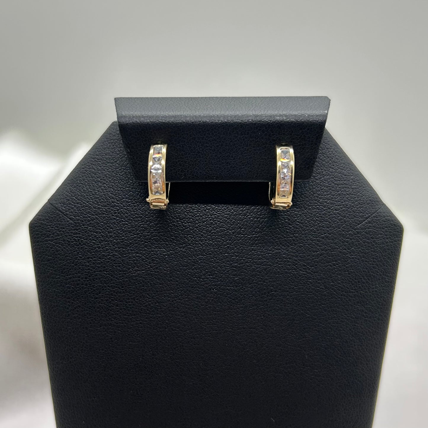 Huggies Doble Vista Con Zirconias Blanca