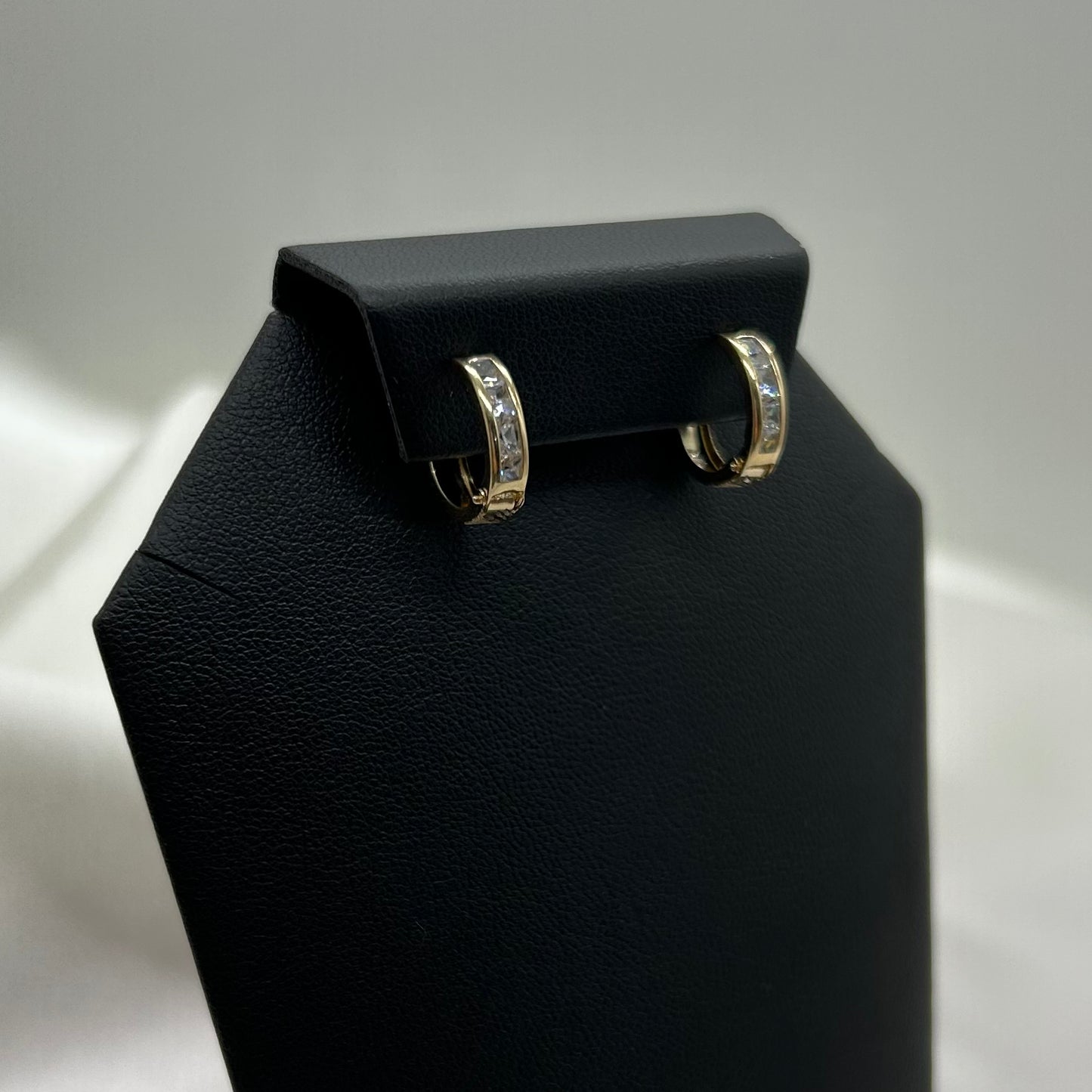 Huggies Doble Vista Con Zirconias Blanca