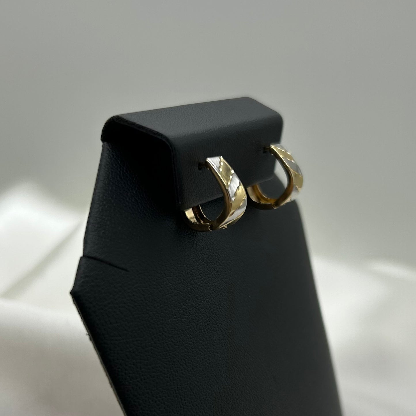 Huggies Ovaladas Combinadas en Dos Oros de 14k