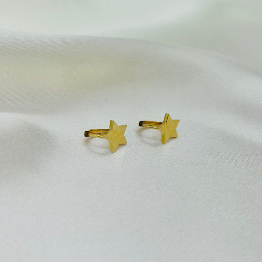 Huggies de Estrella en Oro de 14K