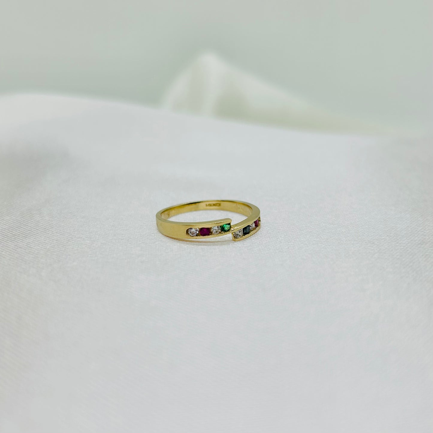 Anillo con Zirconias de Colores 14k