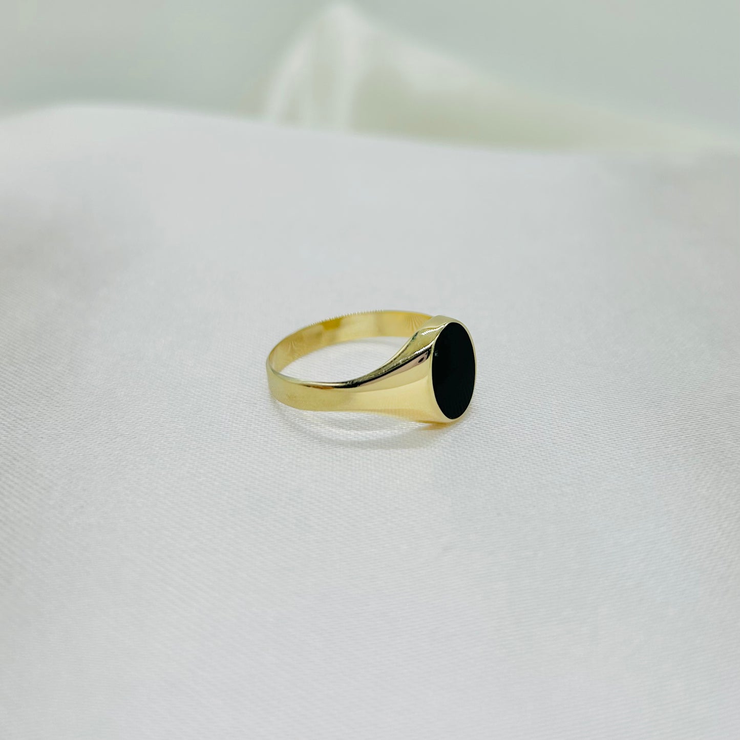 Anillo con Piedra Onix en Oro de 10k