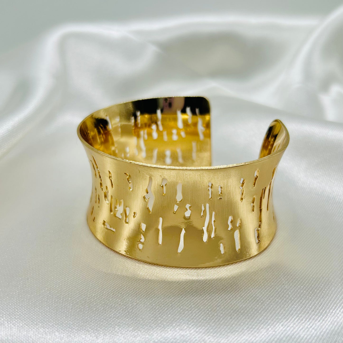 Brazalete Rígido de Cebra de Oro Laminado