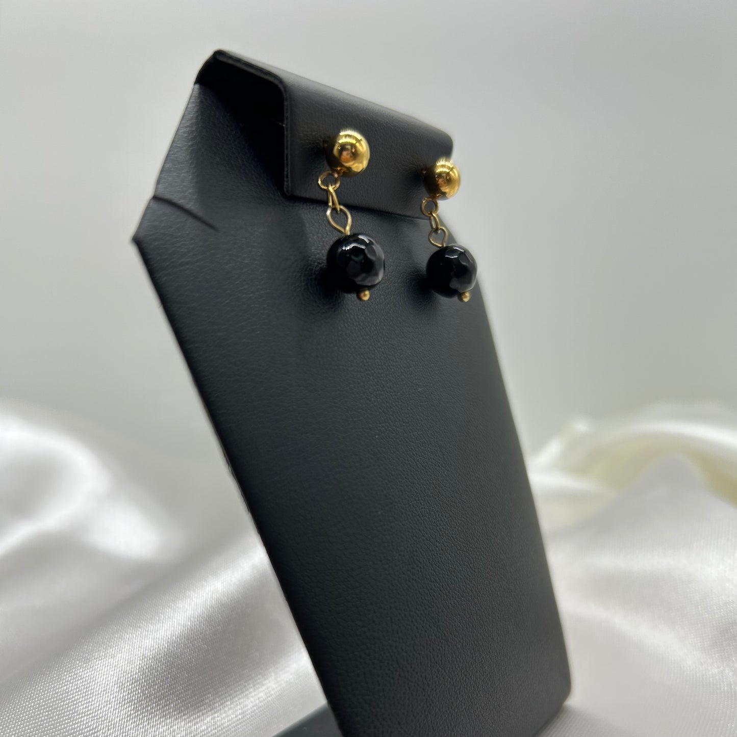 Conjunto Collar y Aretes de Piedras Negras Colgantes de Acero Inoxidable