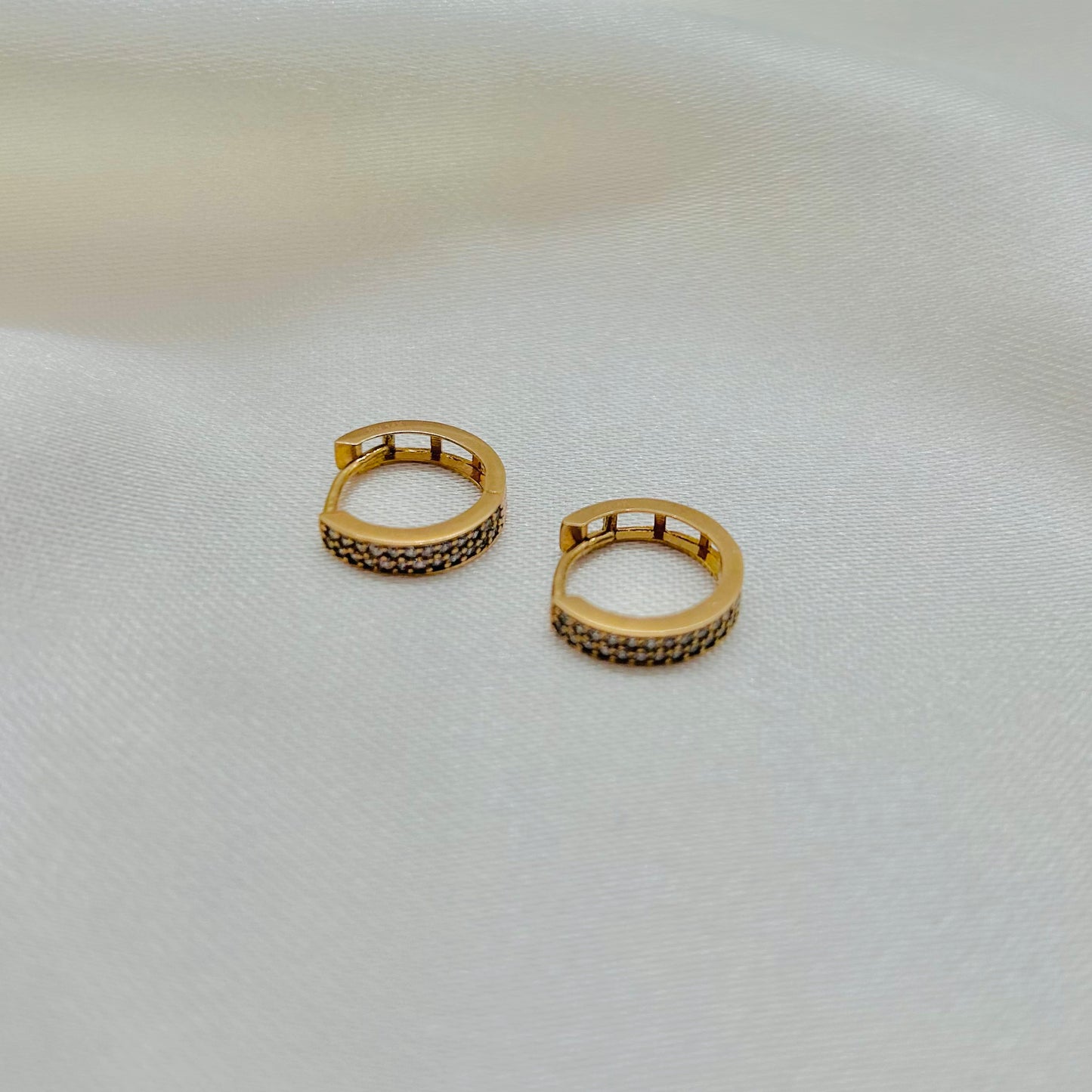 Huggies en Oro Rosado con Zirconias de 14K