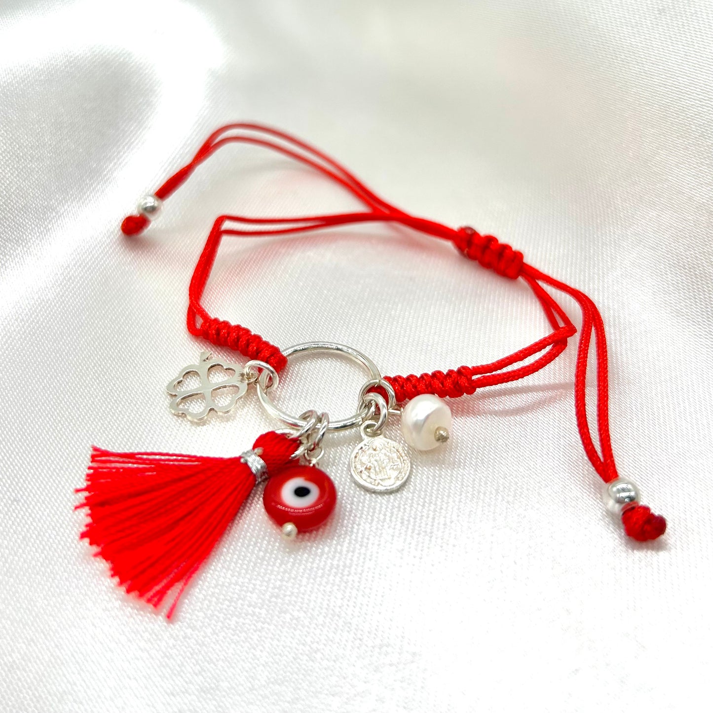 Pulsera Roja Tejida para la Protección y la Buena Suerte