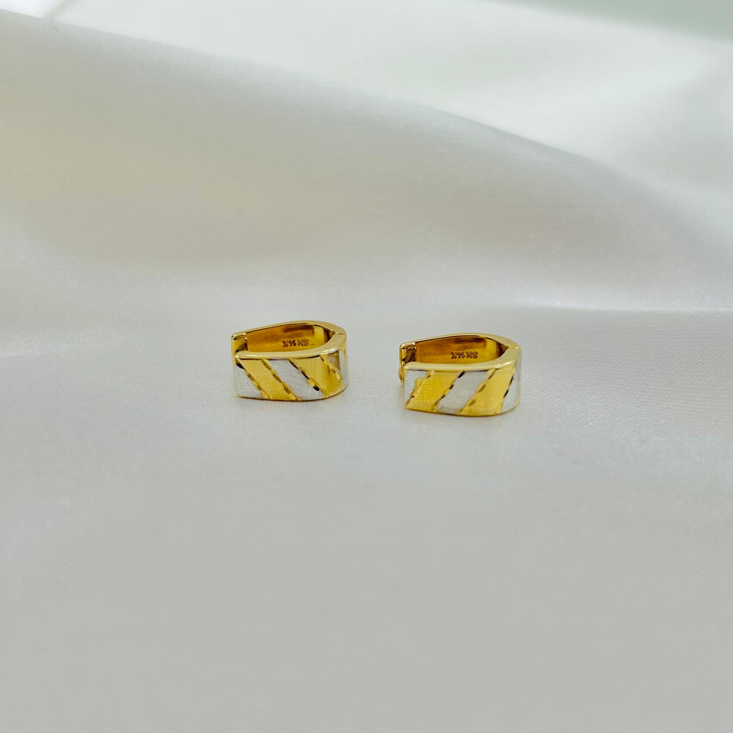 Huggies Ovaladas Combinadas en Dos Oros de 14k