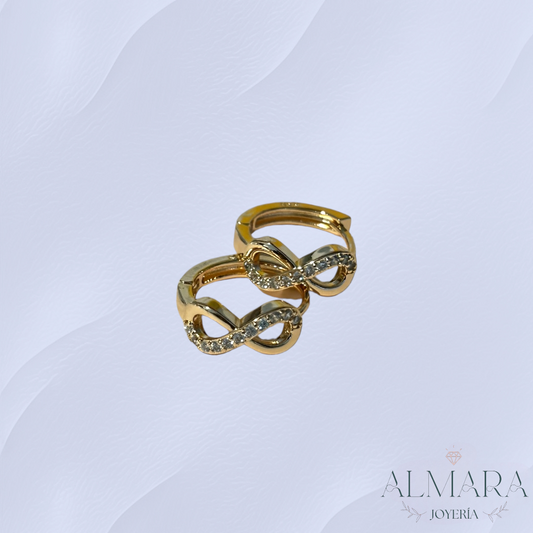 Huggies de Infinito con Zirconias