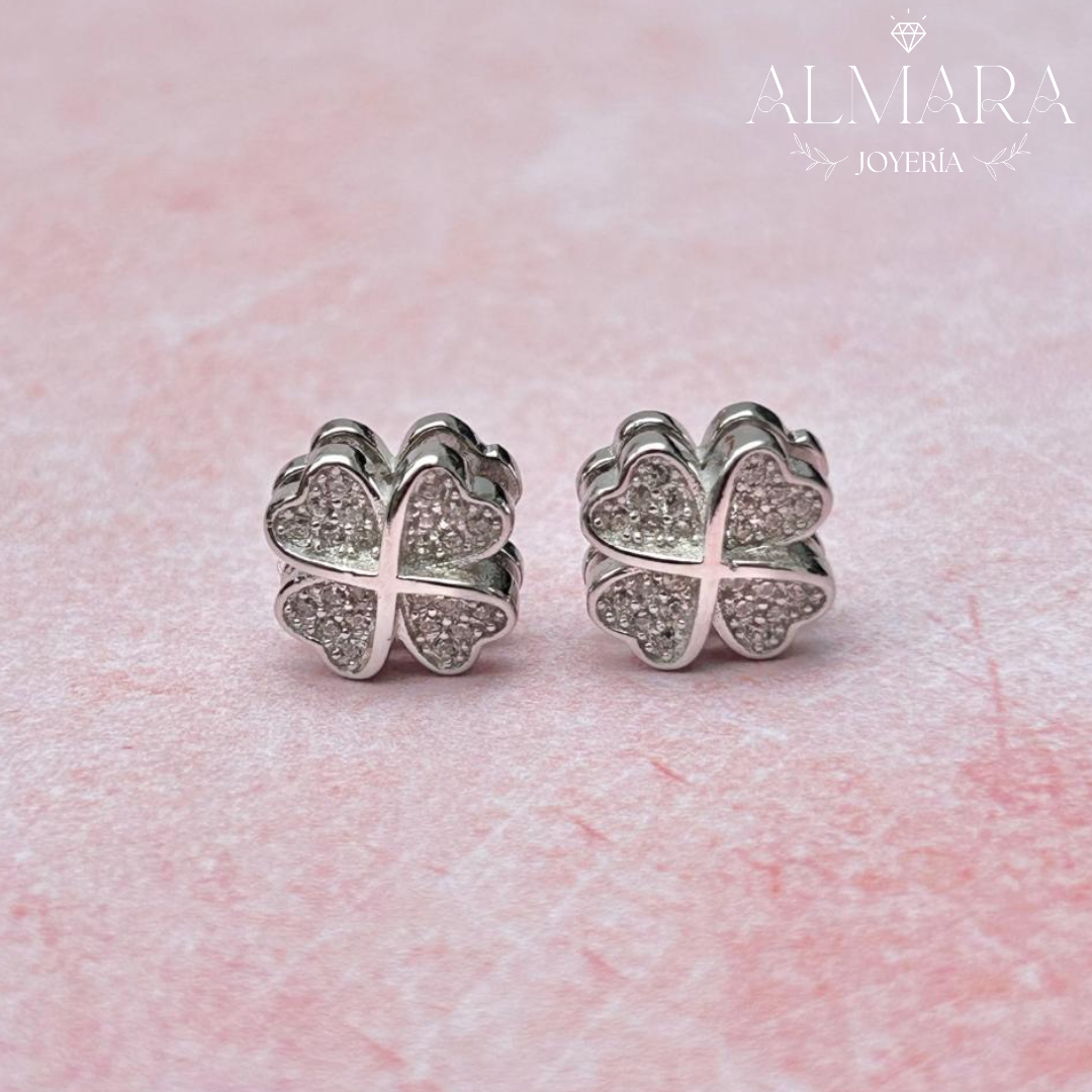 Aretes Trebol Giratorio