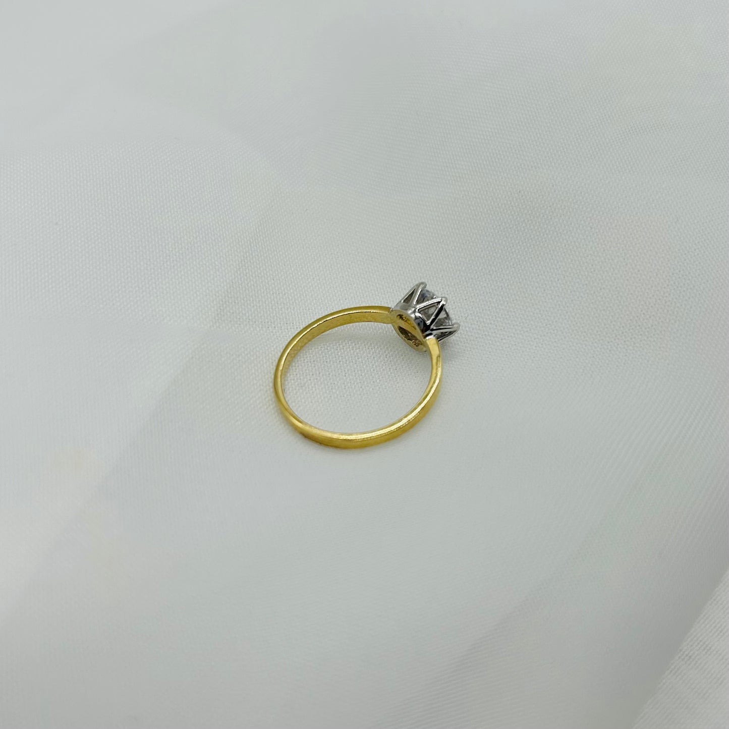 Anillo Solitario Corona Pequeña Oro 14K