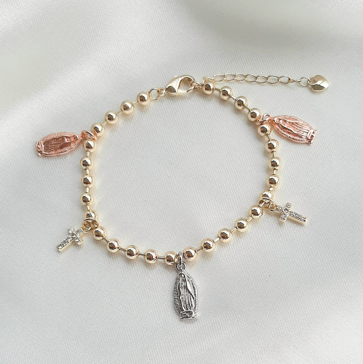 Pulsera Bolitas con Dijes Colgantes de la Virgen de Guadalupe y Cruces de Oro Laminado