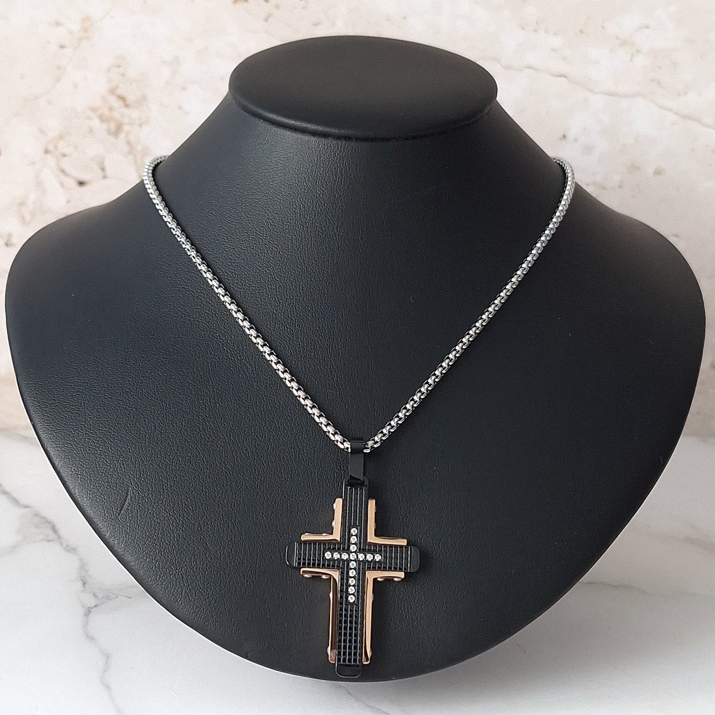 Collar Cruz Grande con Zirconias