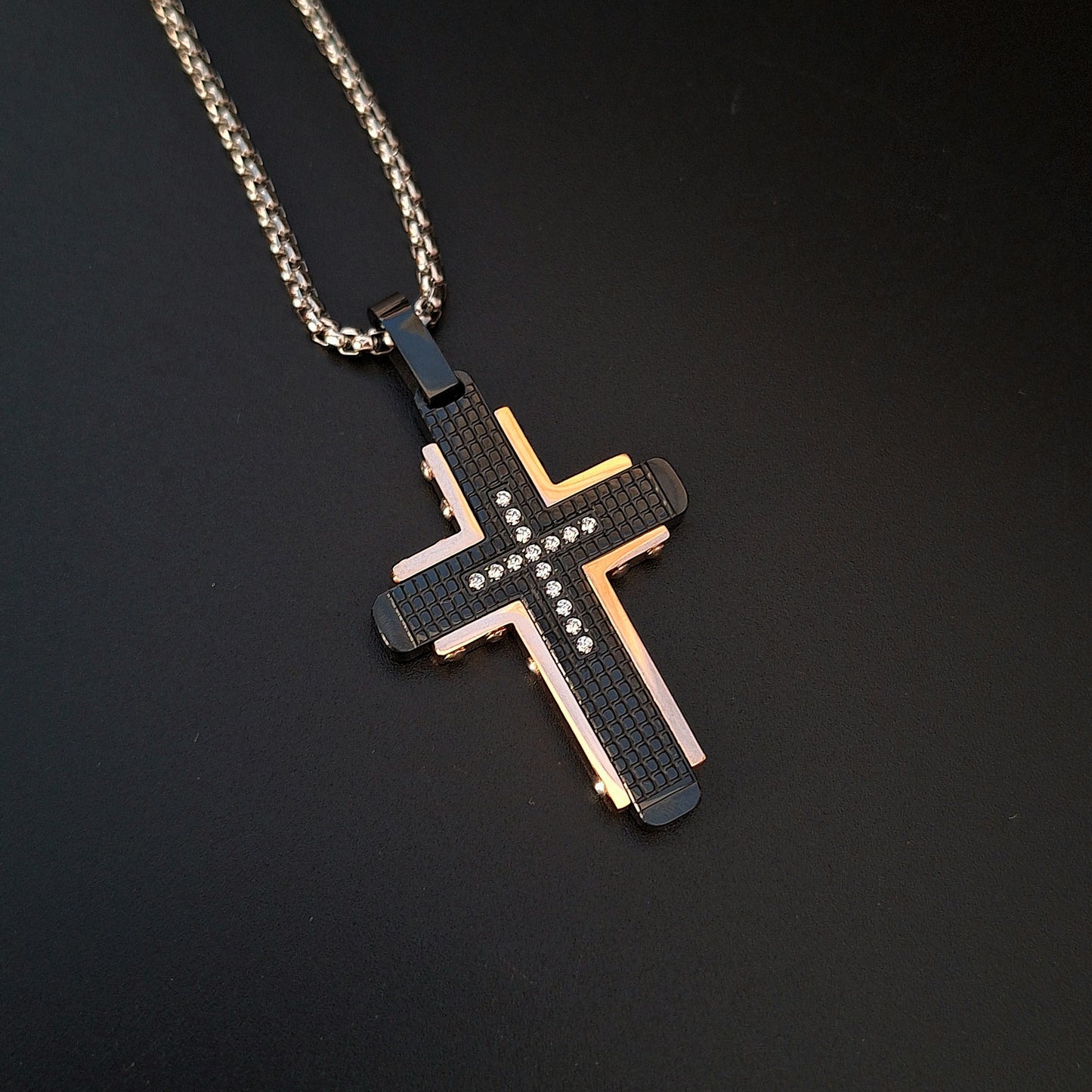 Collar Cruz Grande con Zirconias