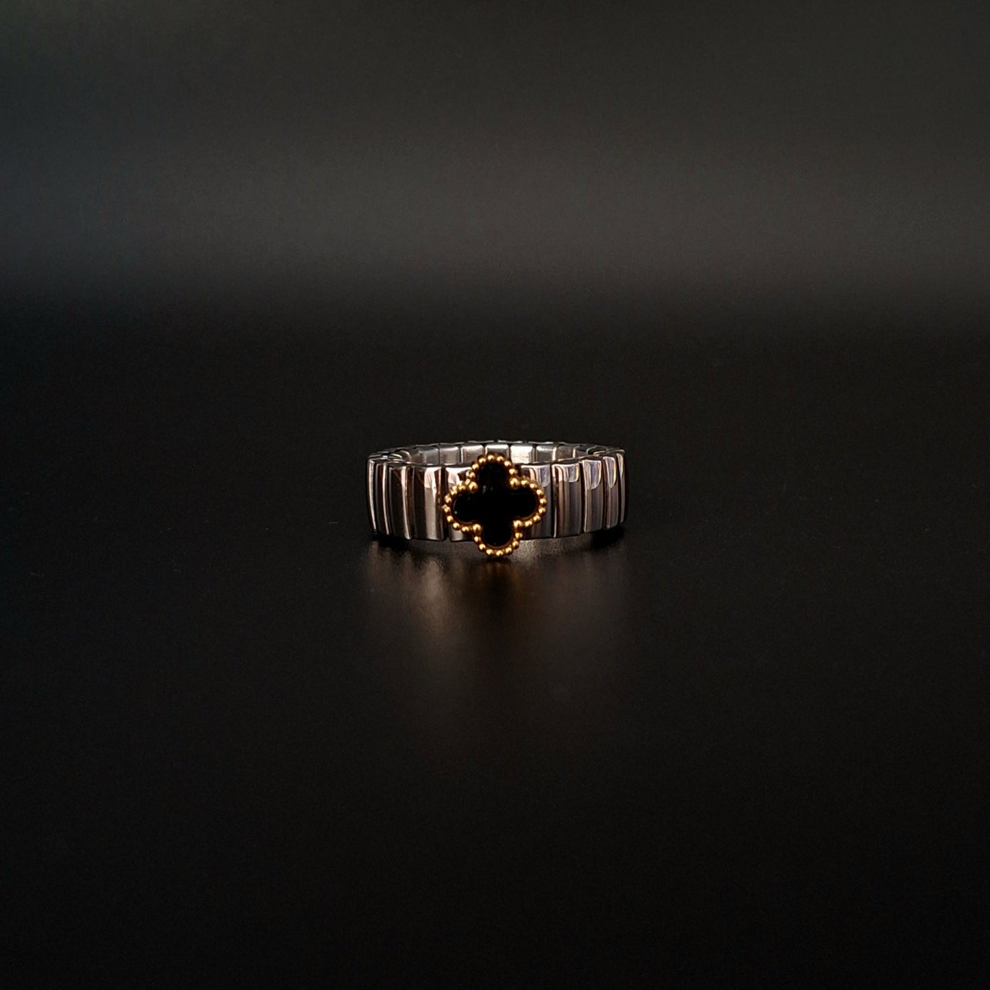 Anillo Tipo Rolex con Trébol