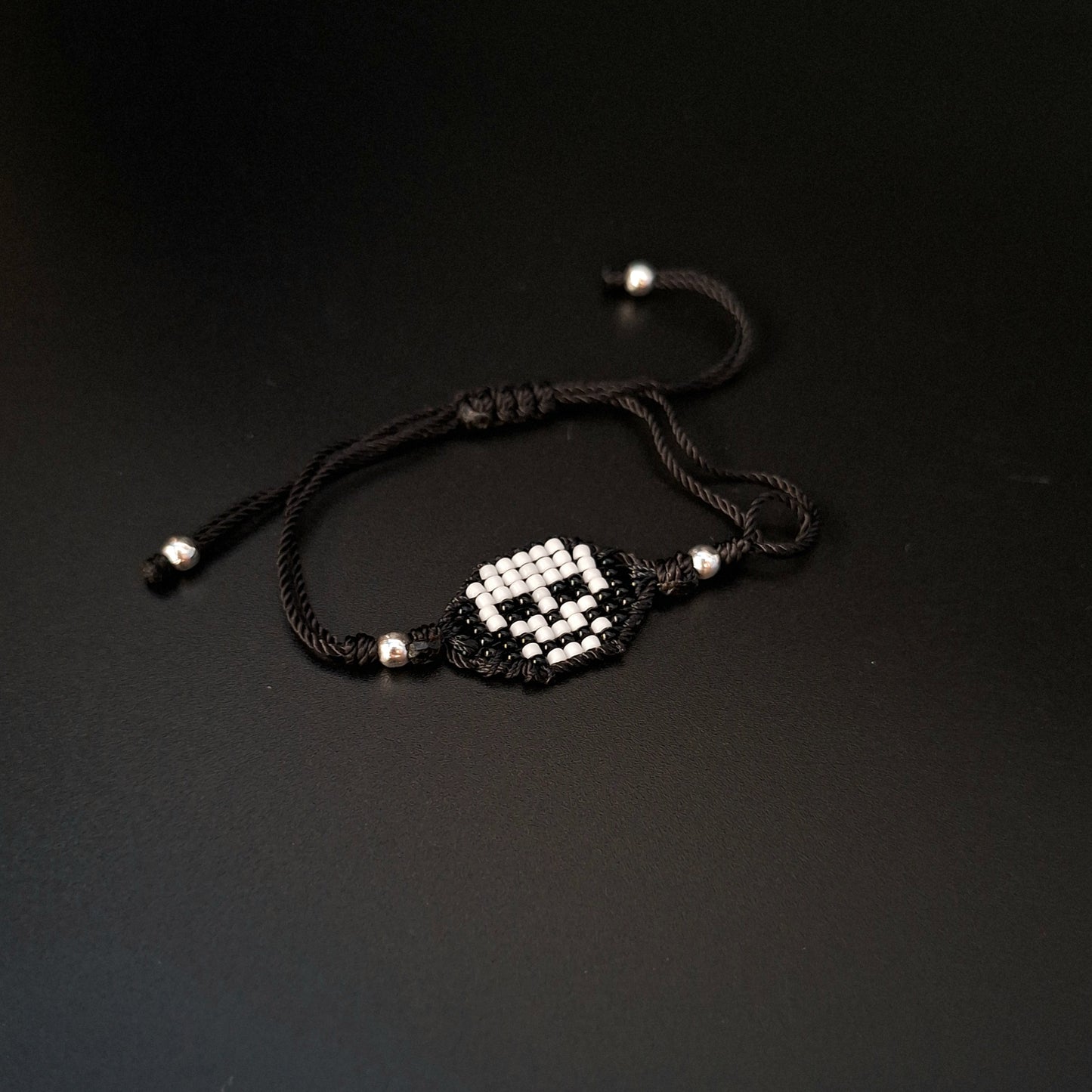 Pulsera de Hilo Ajustable Calavera