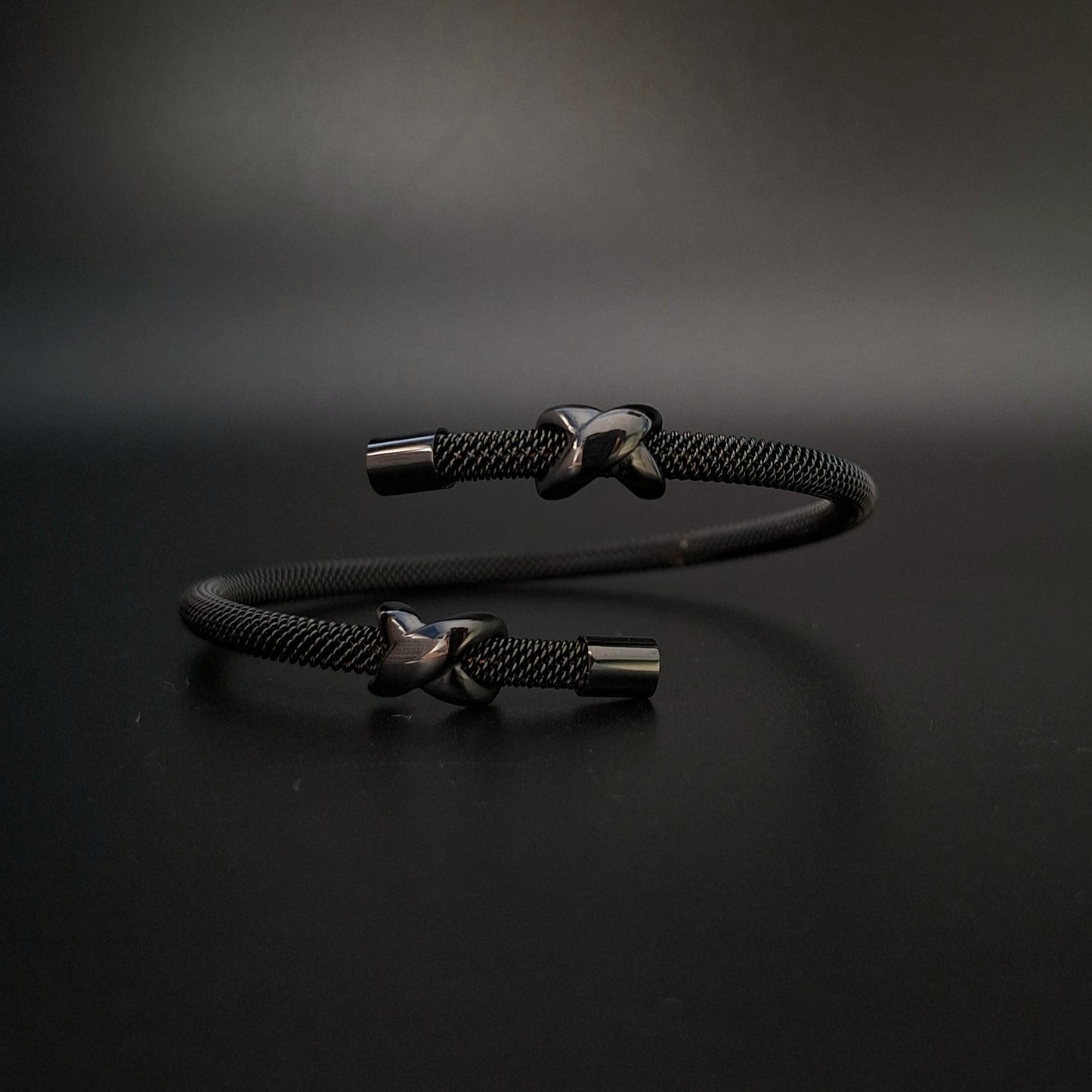 Brazalete Abierto Acero Inoxidable Negro