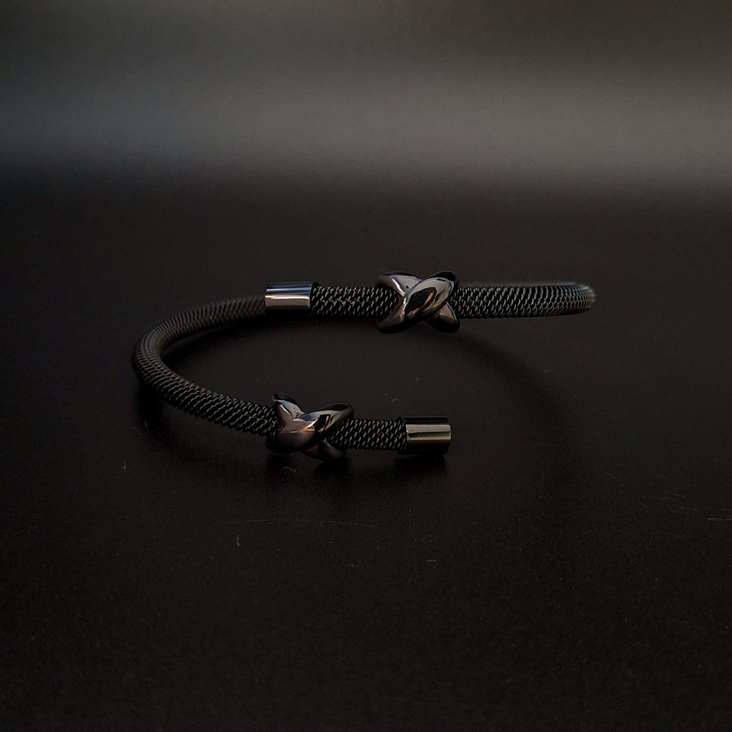 Brazalete Abierto Acero Inoxidable Negro