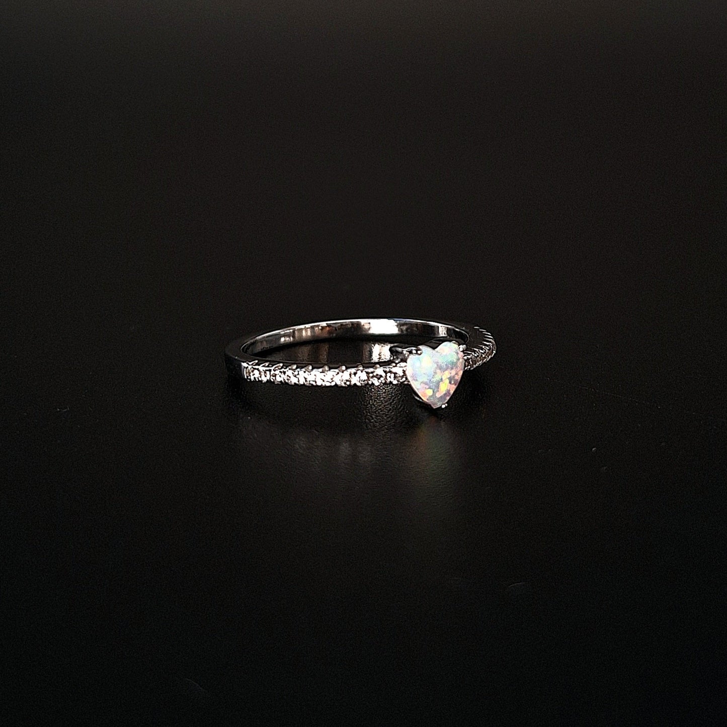 Anillo Corazón Blanco Tornasol