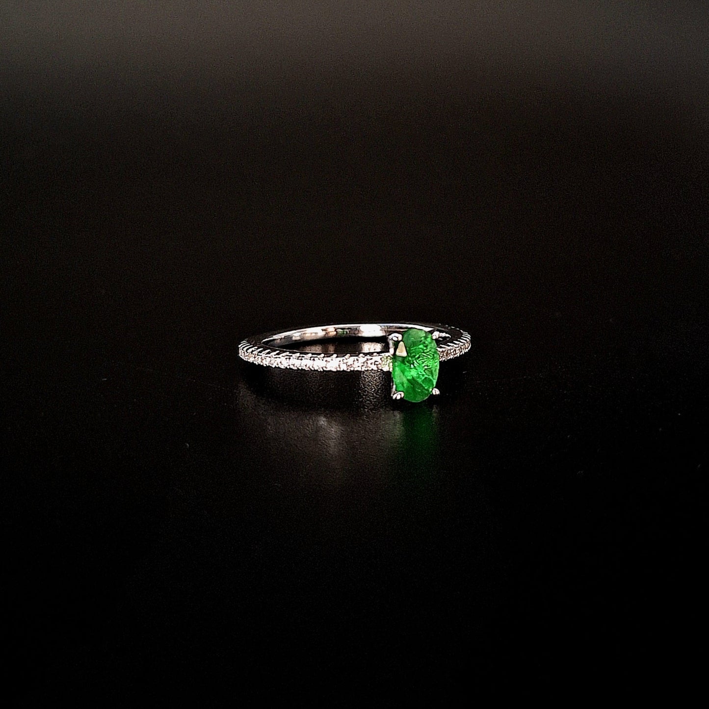 Anillo con Zirconia Verde