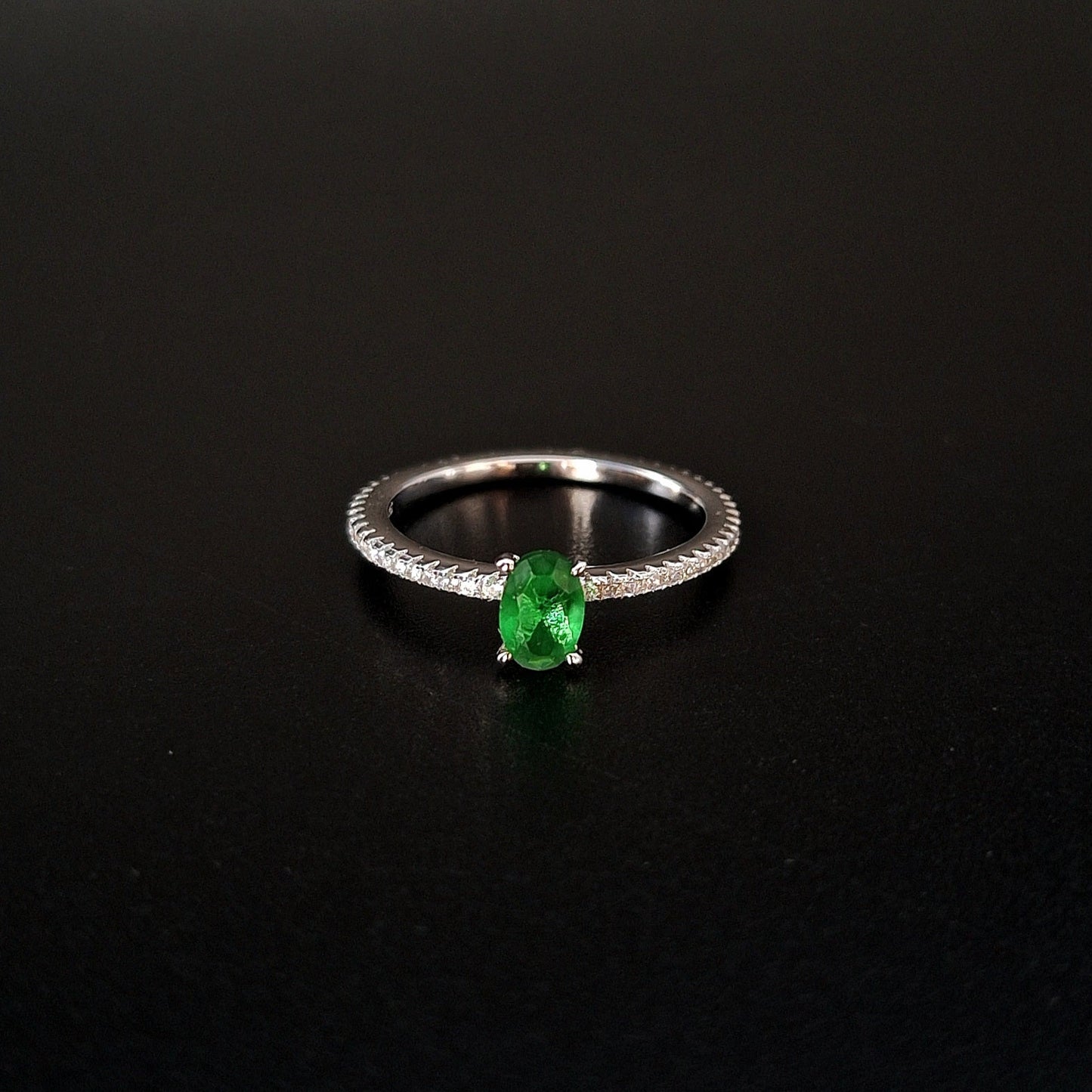 Anillo con Zirconia Verde