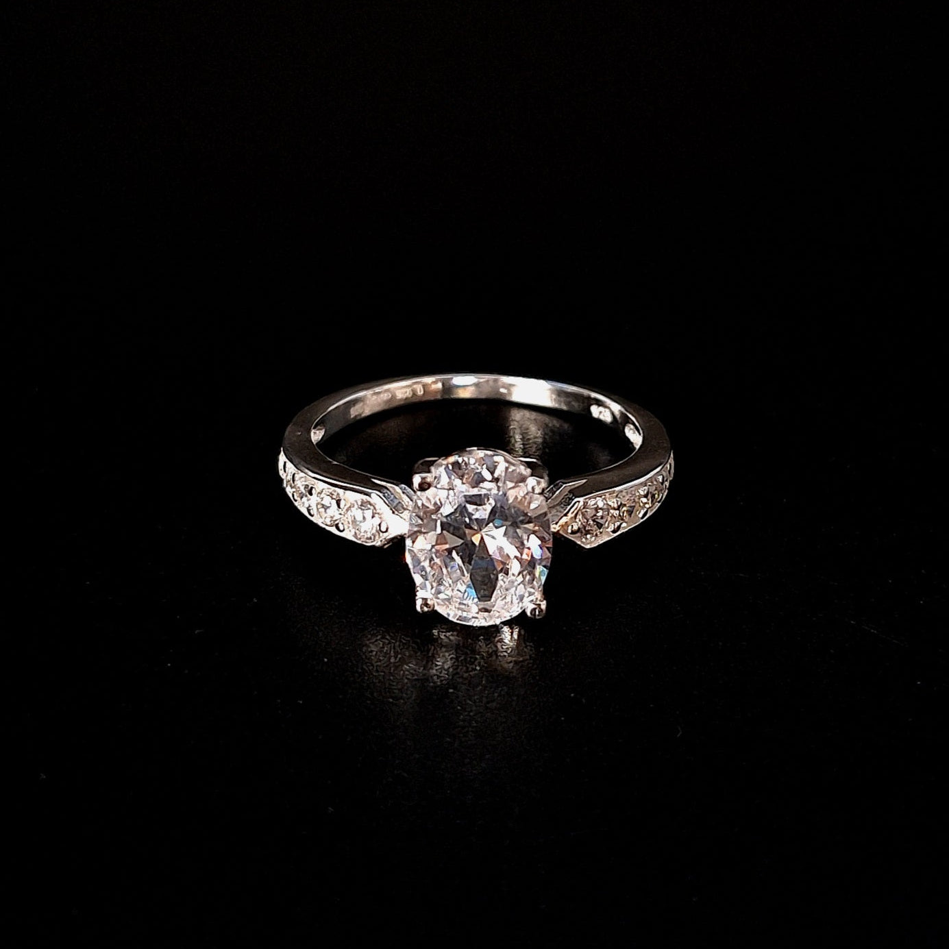 Anillo de Compromiso Óvalo