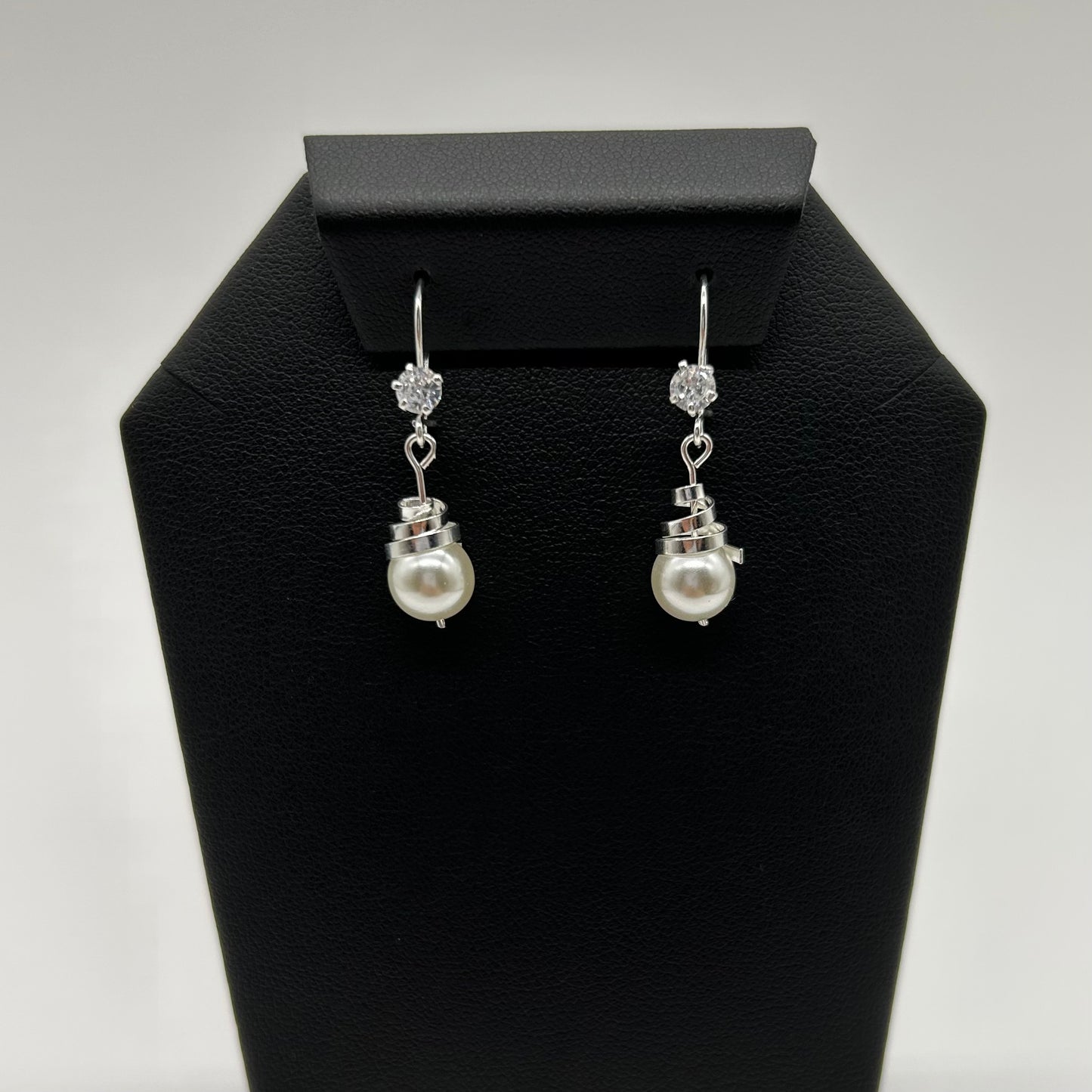 Aretes de Perlas con Espiral en Plata