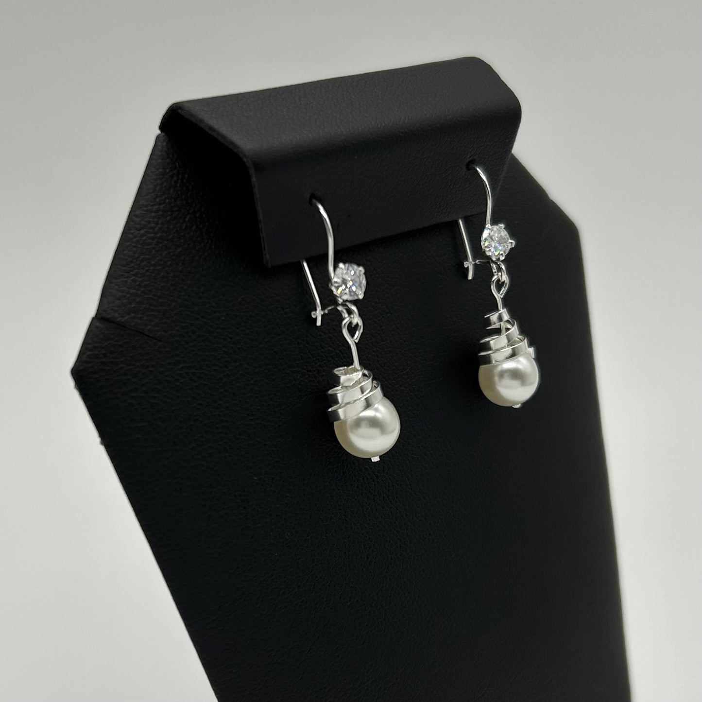 Aretes de Perlas con Espiral en Plata