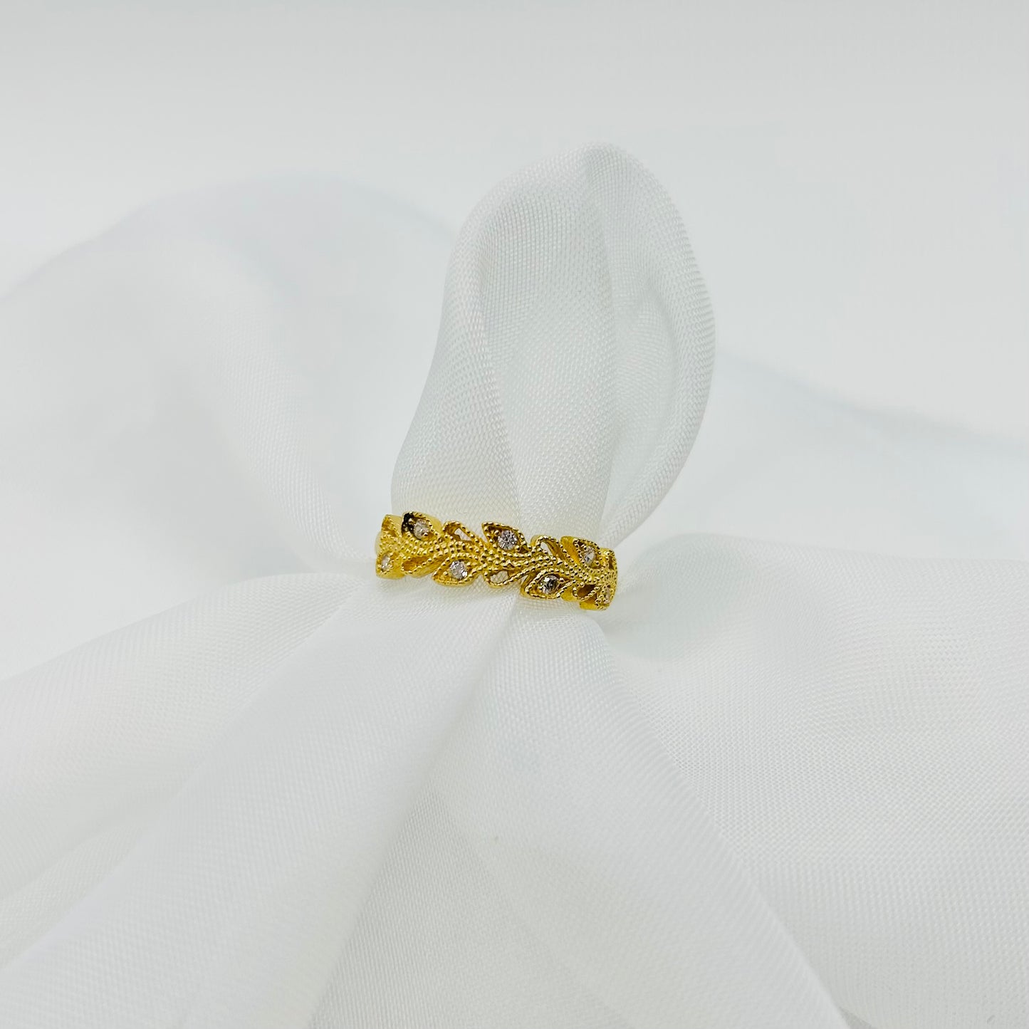 Anillo de Hojas con Zirconias Oro 10K