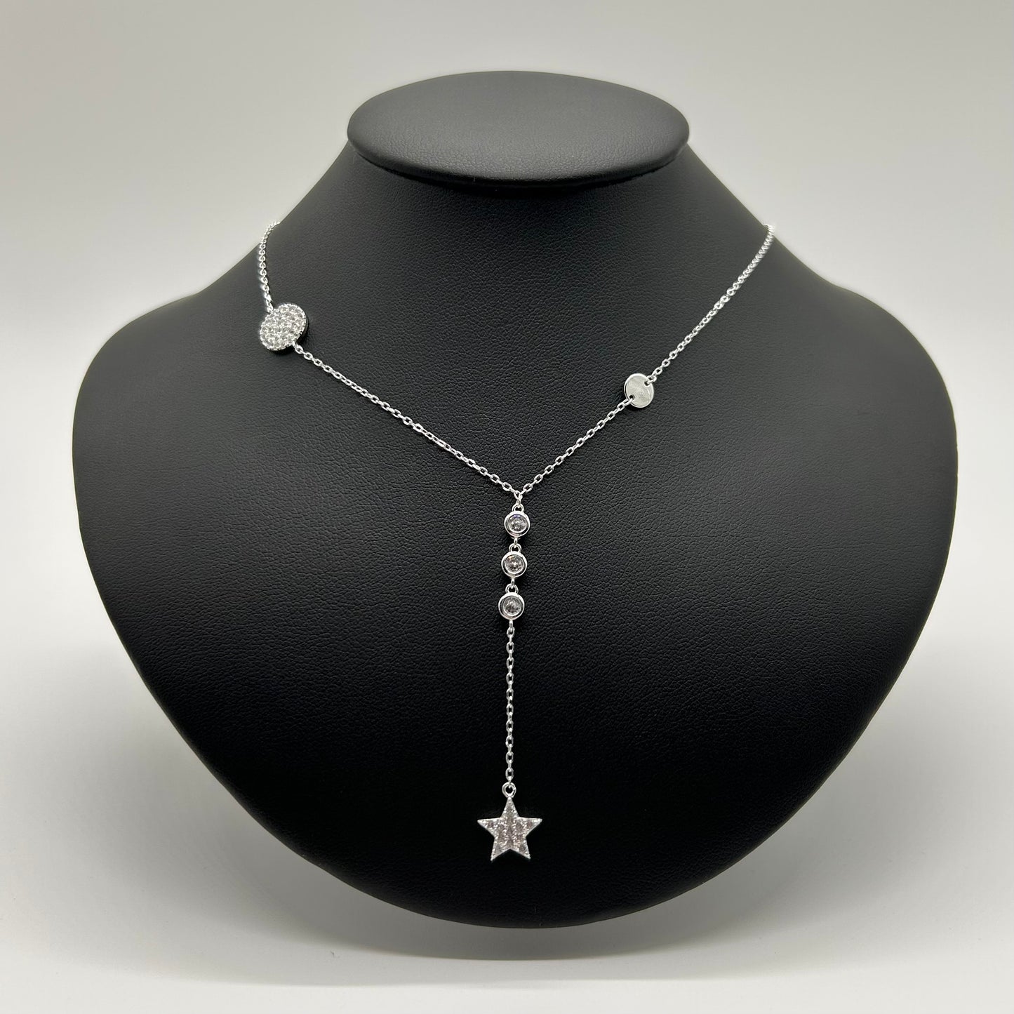 Collar Tipo Corbatín de Círculos y Estrella de Plata