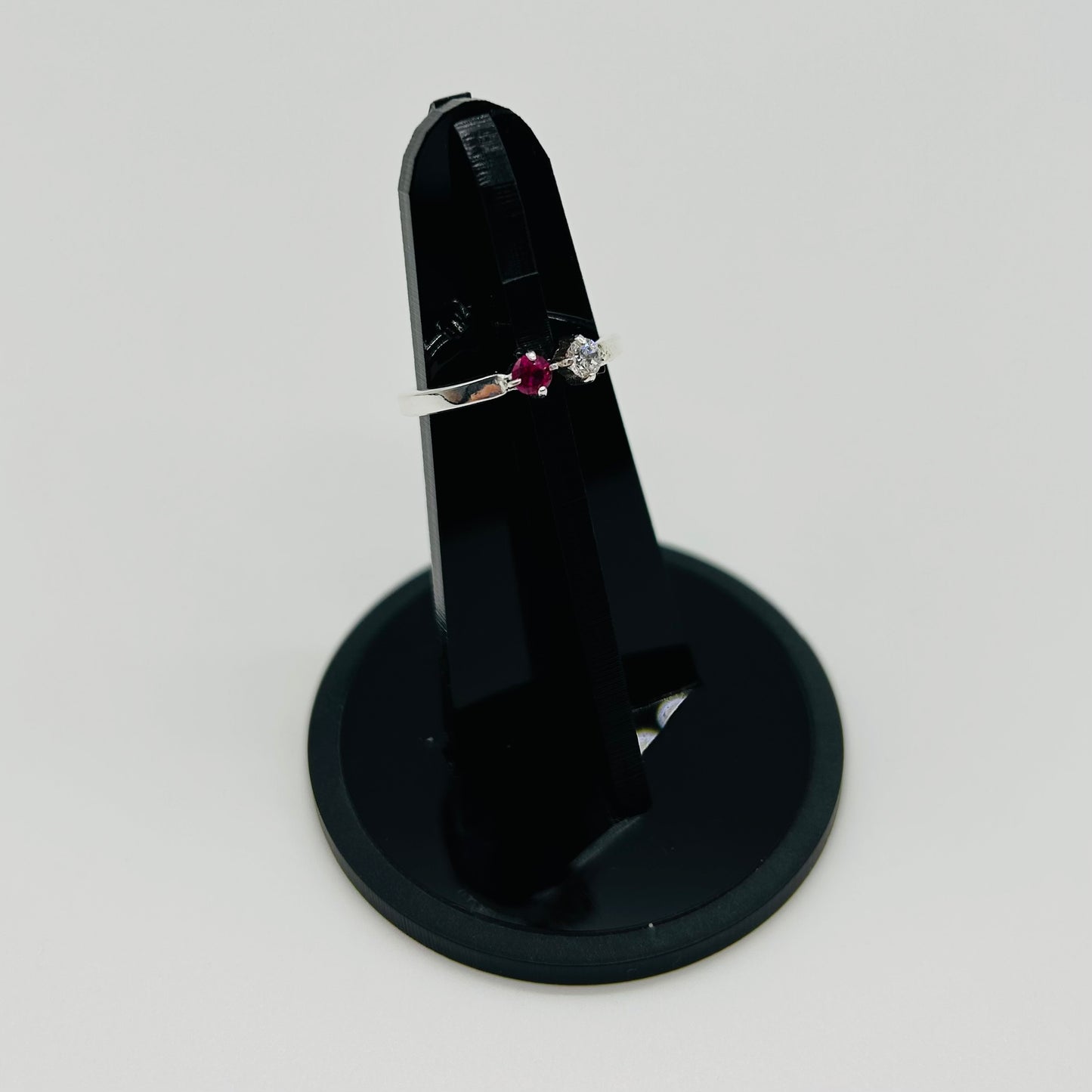 Anillo de Plata con Zirconia Rosa y Blanca