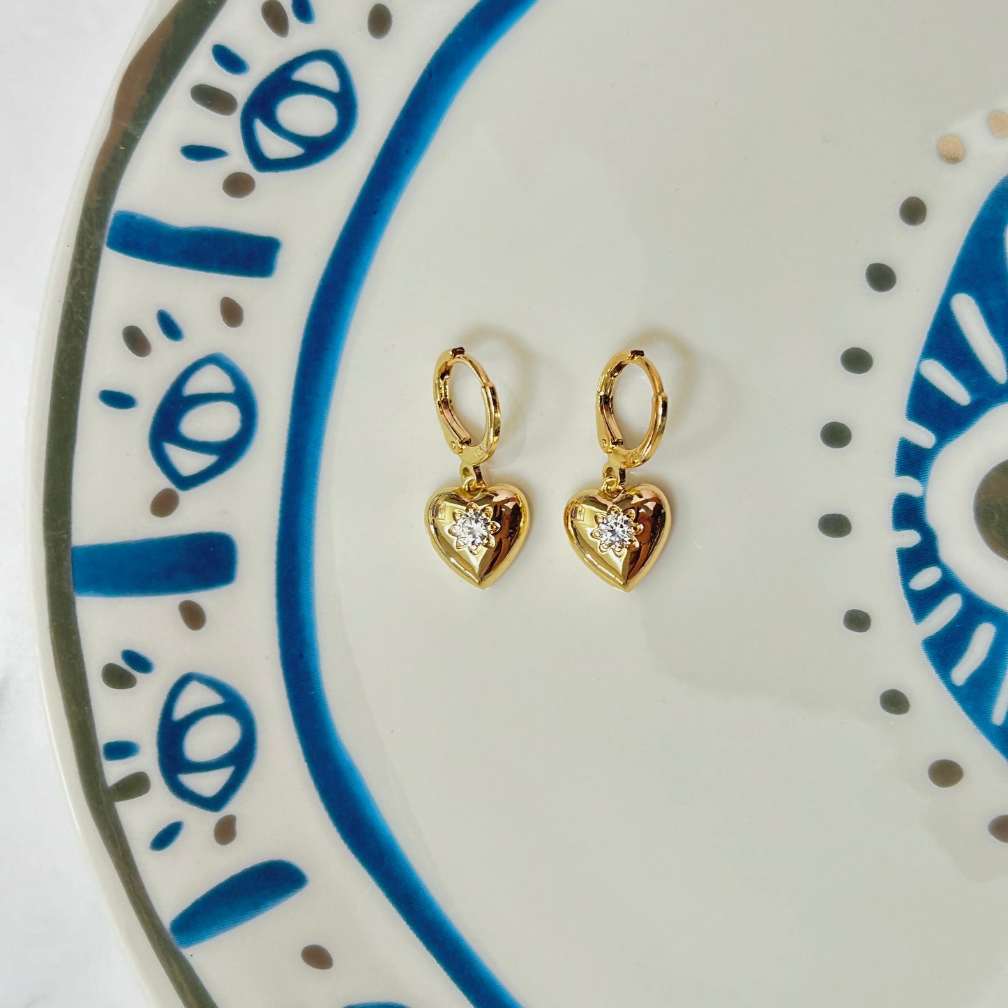 Aretes Corazón Oro Laminado Con Zirconia