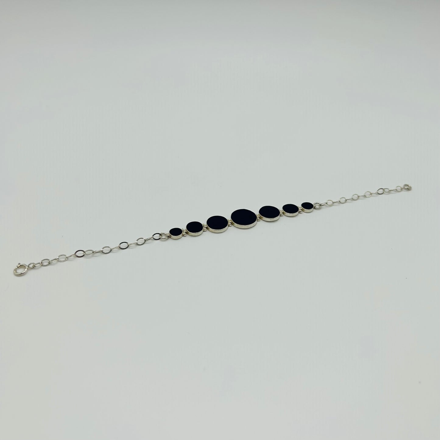 Pulsera de Plata con Círculos Azul Marino